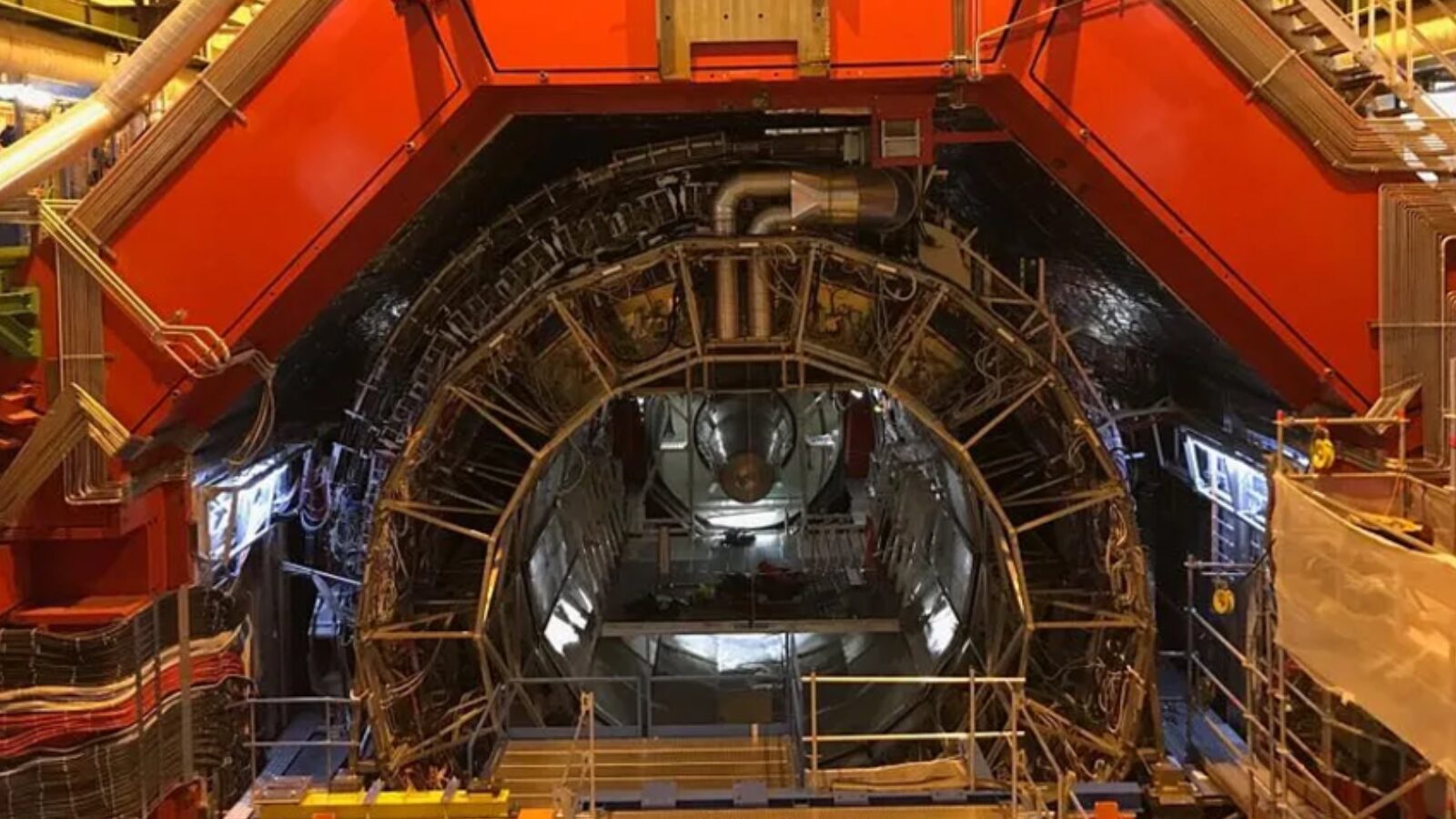 El LHC detecta un patrón del «universo bebé»