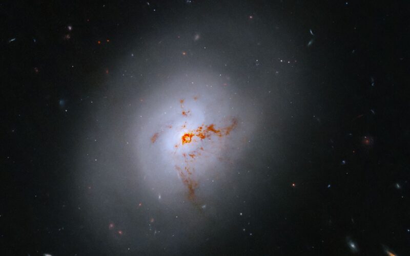 🚀 Espacio: Hubble capta una galaxia “en transición”