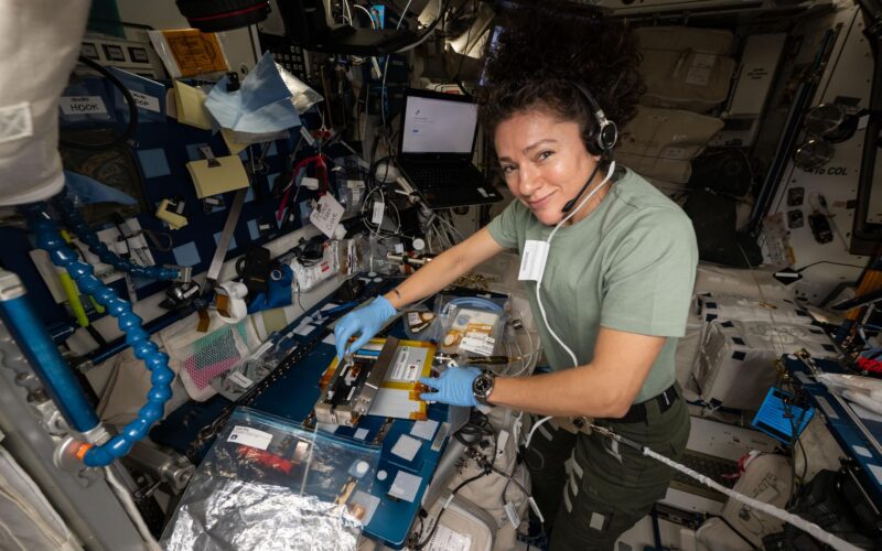 🚀 Espacio: Dragon lleva ciencia nueva a la ISS