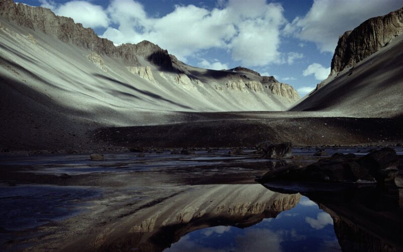 🌍 Tierra: El lago antártico que no se congela