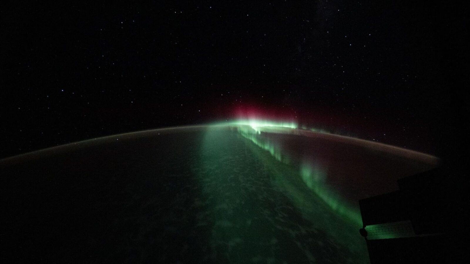 🔭 Espacio: Aurora austral vista desde la ISS