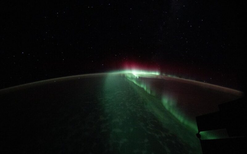 🔭 Espacio: Aurora austral vista desde la ISS