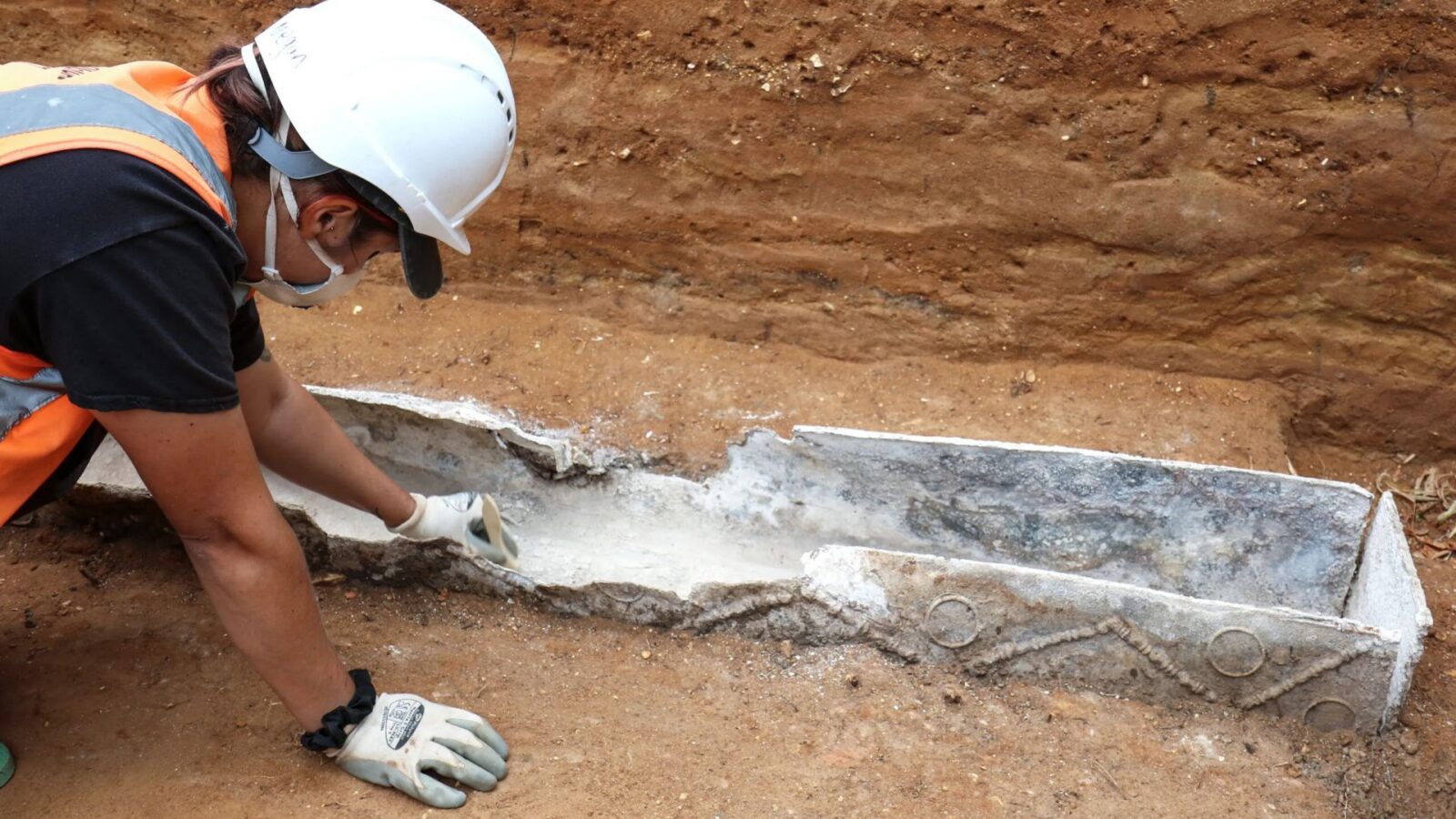🏺 Arqueología: Hallan tumba romana con resinas exóticas