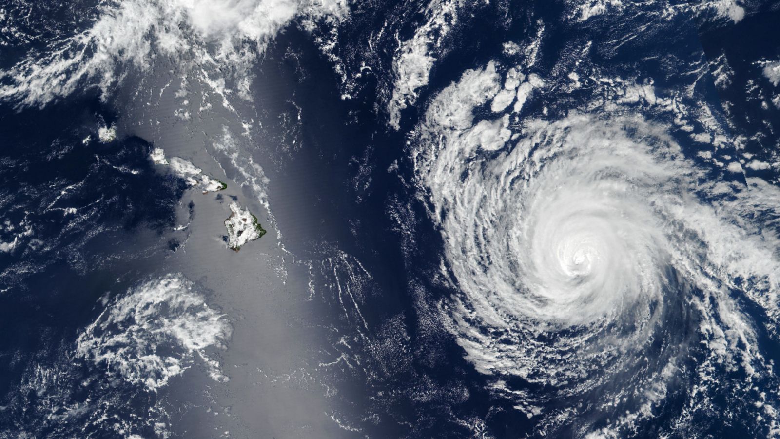 🌍 Clima: Un “destello” plateado tapa Hawái