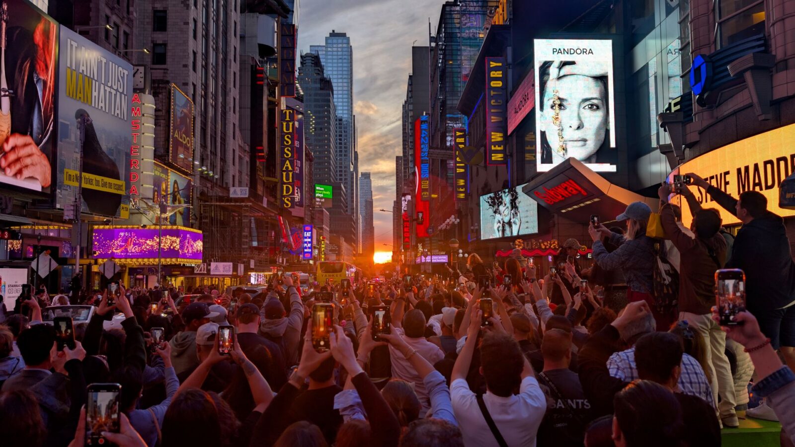 🌇 Astronomía: Manhattanhenge vuelve este mes