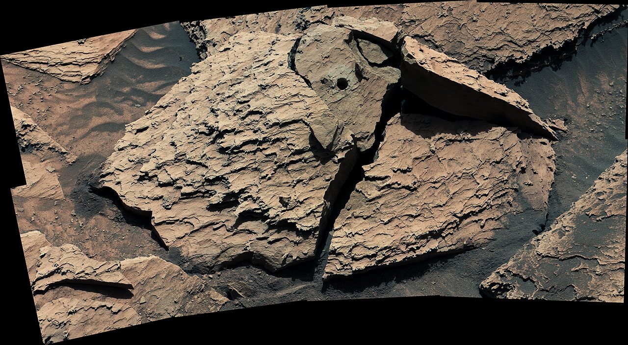 🚀 Espacio: Curiosity mira la roca que atrapó su taladro