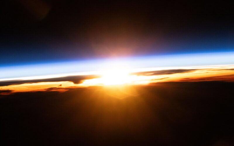 🚀 Espacio: Dragon lleva nueva ciencia a la EEI
