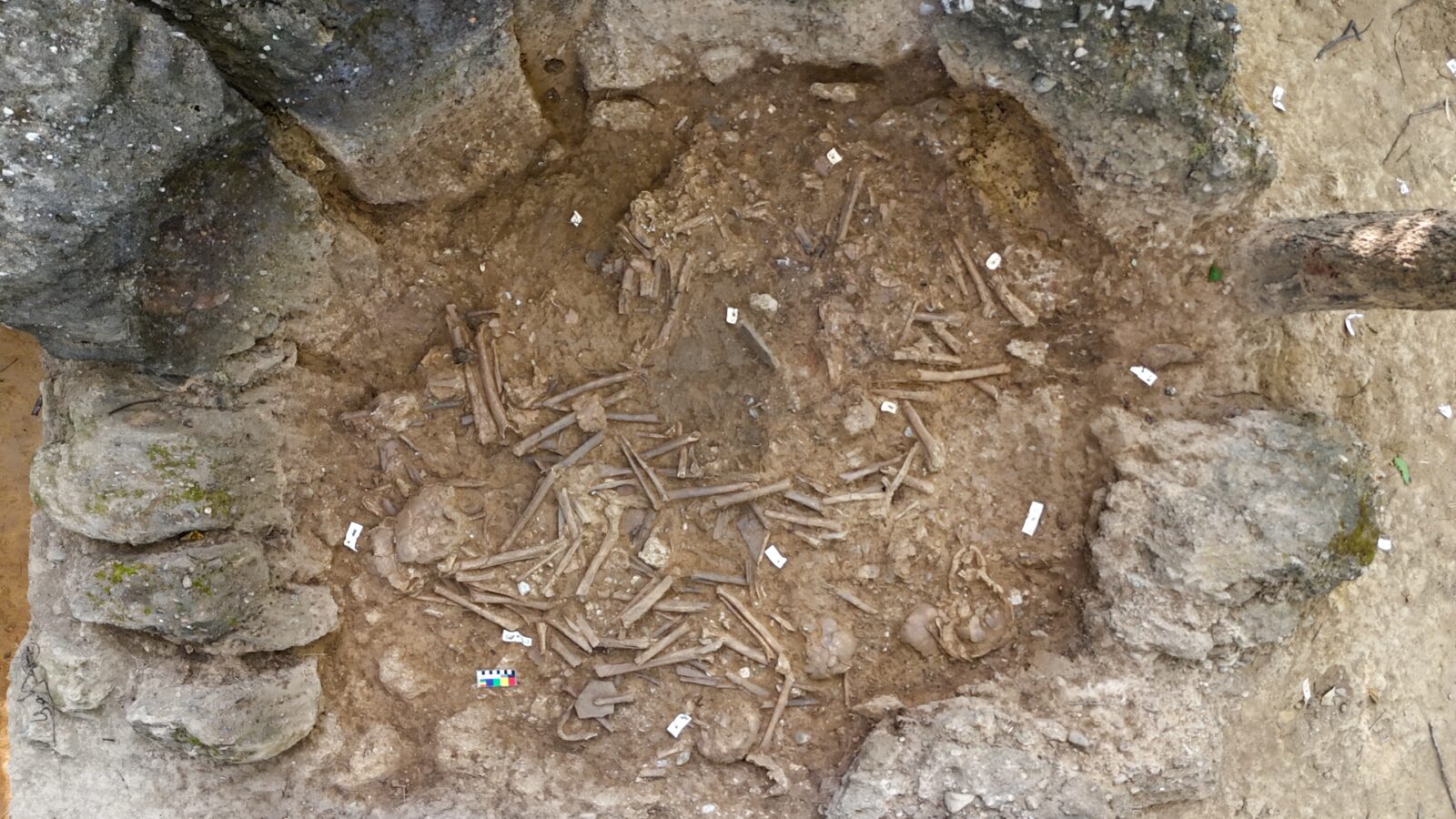 🏺 Arqueología: un «jarro de muerte» revela entierros colectivos en Laos
