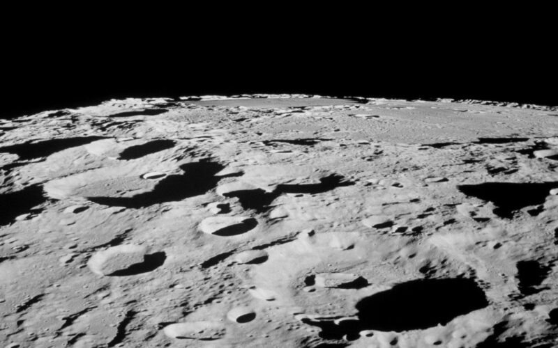 🚀 Espacio: Láseres en cráteres para un GPS lunar