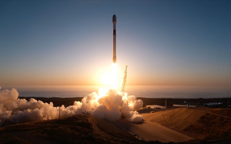 🚀 Espacio: 24 Starlink más desde California