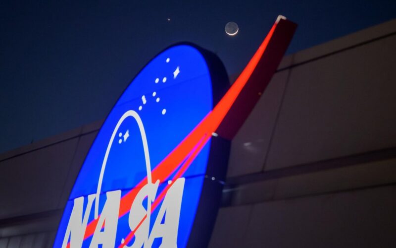 🌙 Astronomía: Venus y la Luna tras el atardecer