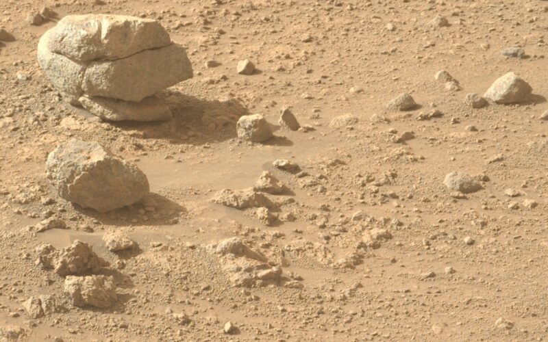 🚀 Espacio: Rocas apiladas intrigan en Marte