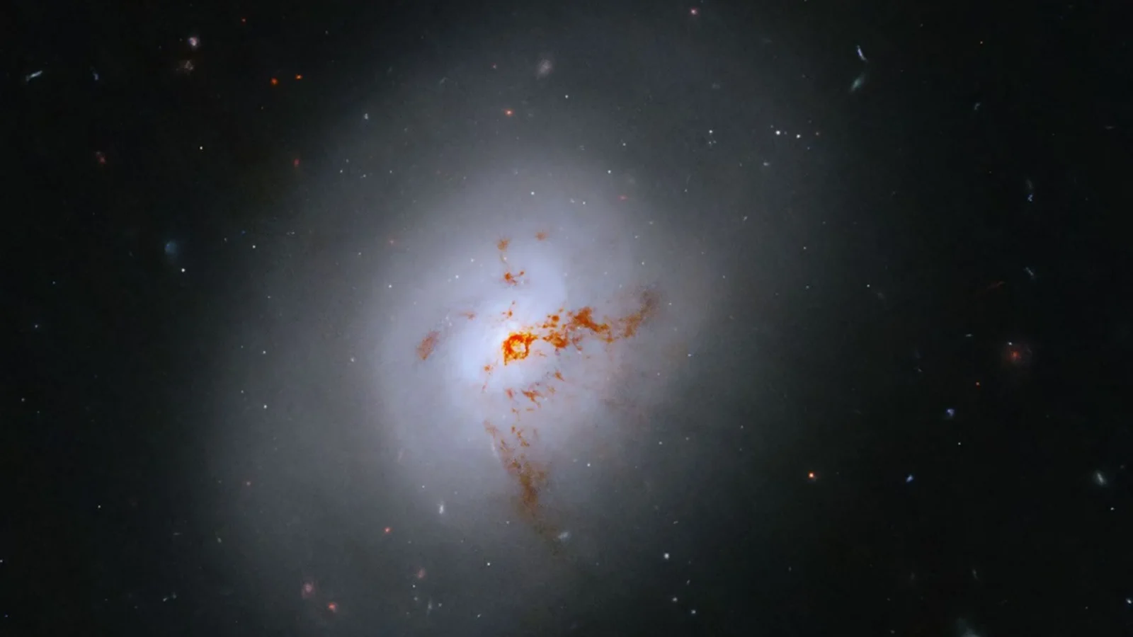 🔭 Astronomía: Hubble retrata una galaxia en transición