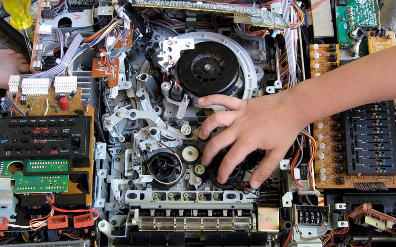 🤖 Tecnología: Reparar aparatos también depende de Hollywood