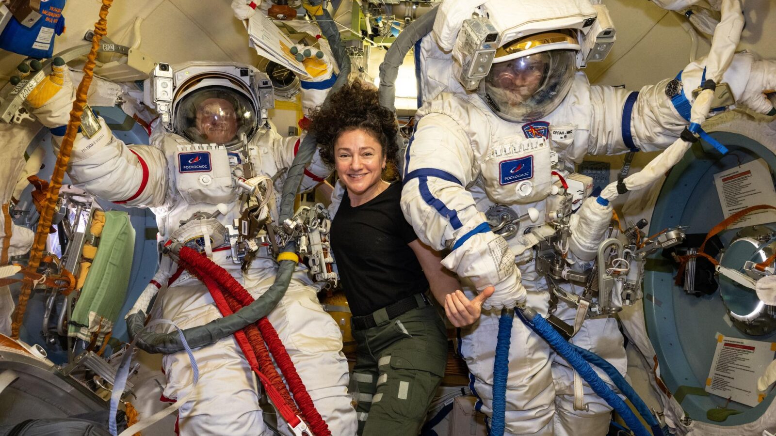 🚀 Espacio: Robótica, biología y caminata espacial en la EEI