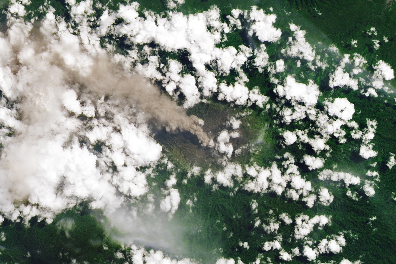 🌍 Tierra: Dukono no da tregua en Indonesia