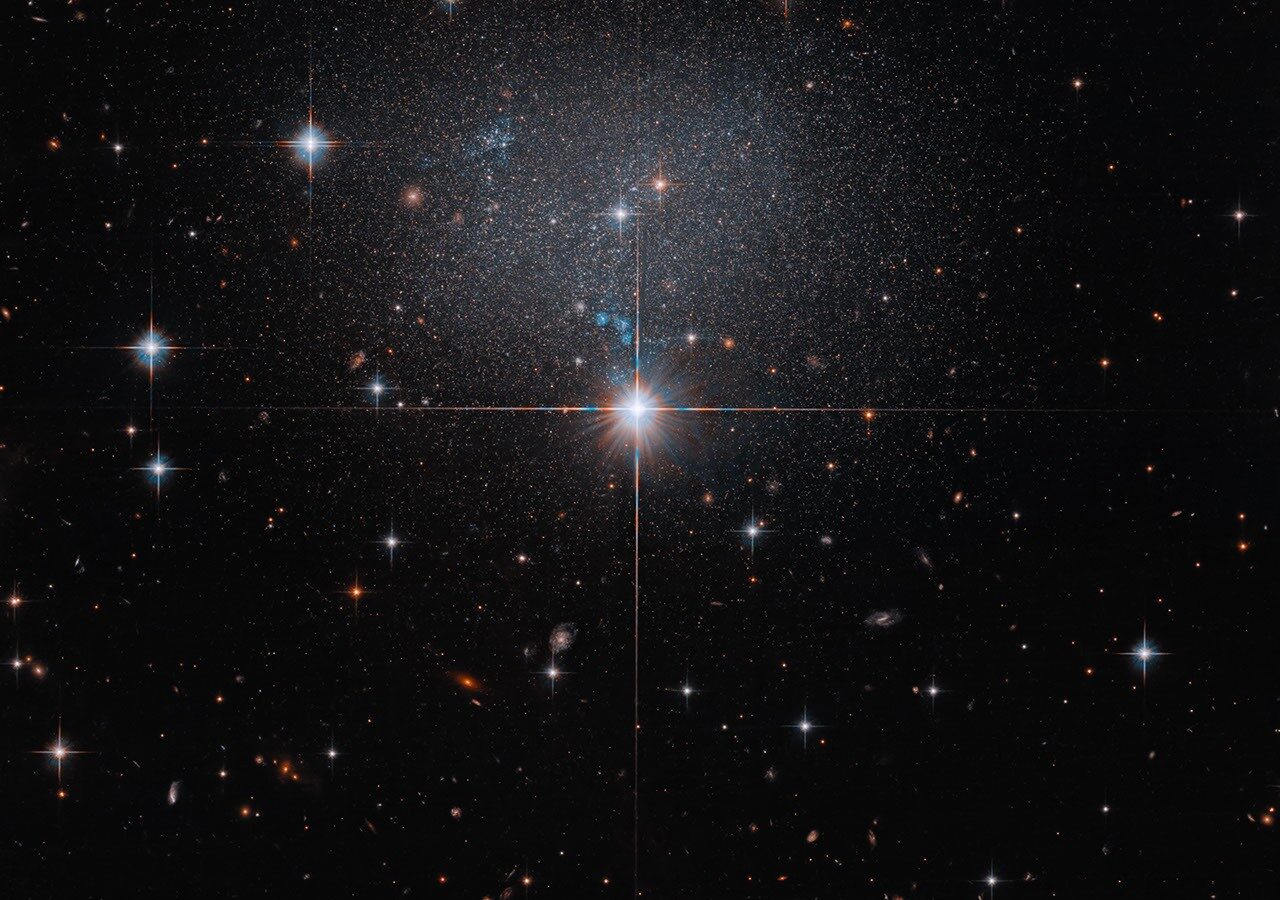 🚀 Espacio: Hubble capta una galaxia enana tenue