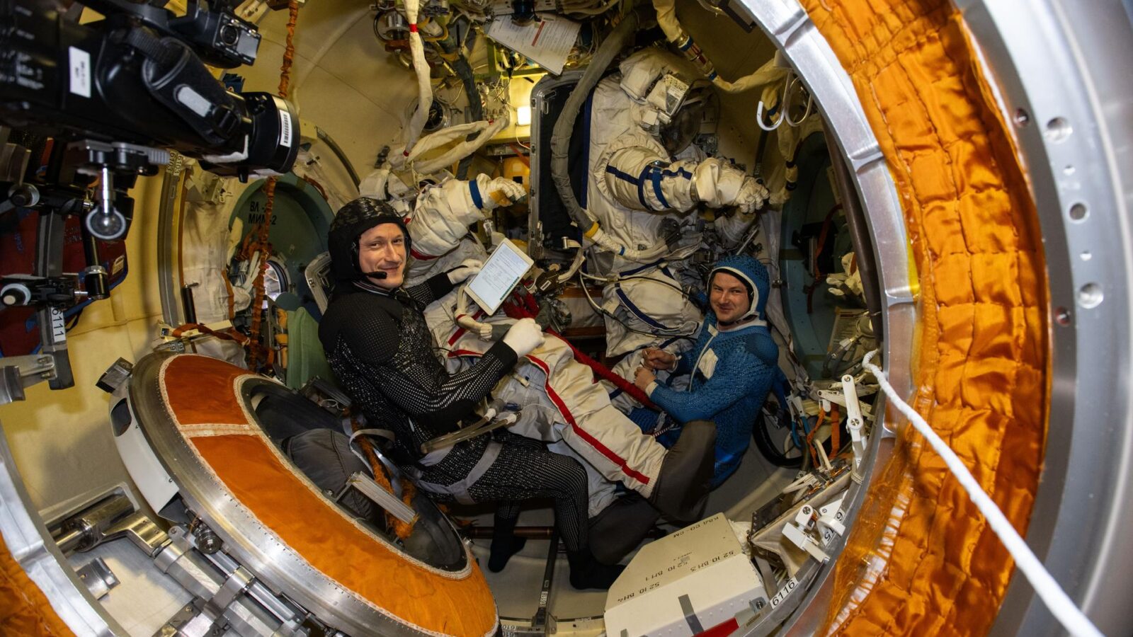 🚀 Espacio: Caminata espacial para ciencia en la ISS