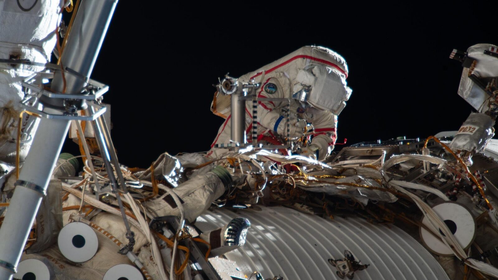 🚀 Espacio: La ISS retoma ciencia tras una caminata espacial
