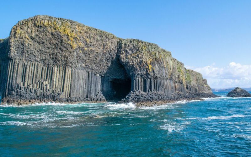 🌍 Tierra: La cueva musical de lava en Escocia