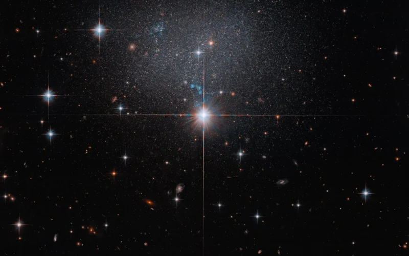 🚀 Espacio: Hubble capta una galaxia irregular tenue