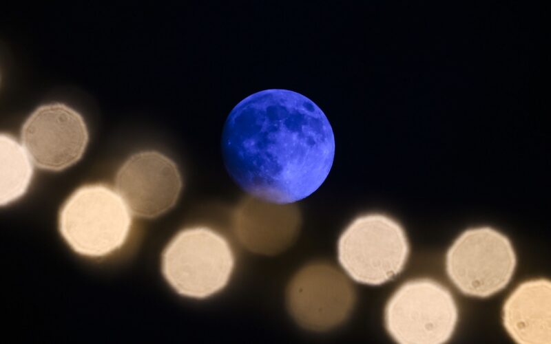 🌕 Astronomía: La Luna Azul sube esta noche
