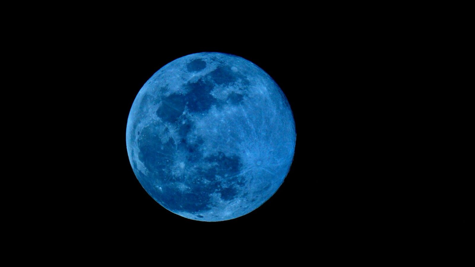 🌕 Astronomía: La Luna Azul que une cielo y cultura