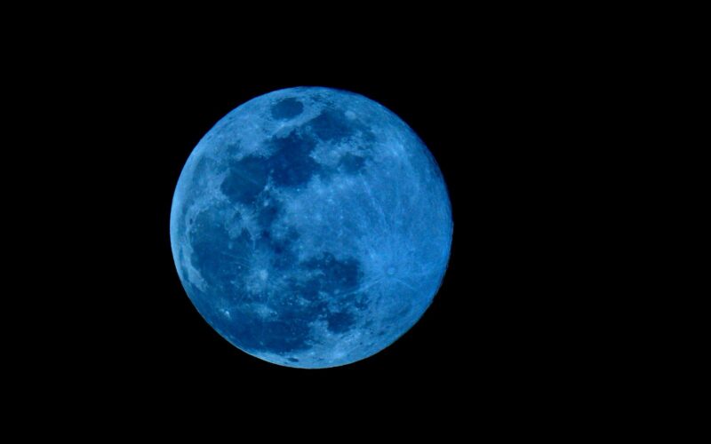 🌕 Astronomía: La Luna Azul que une cielo y cultura