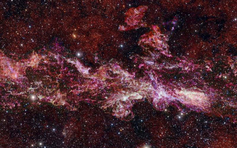 Astronomía: El agujero negro de la Vía Láctea sopla viento