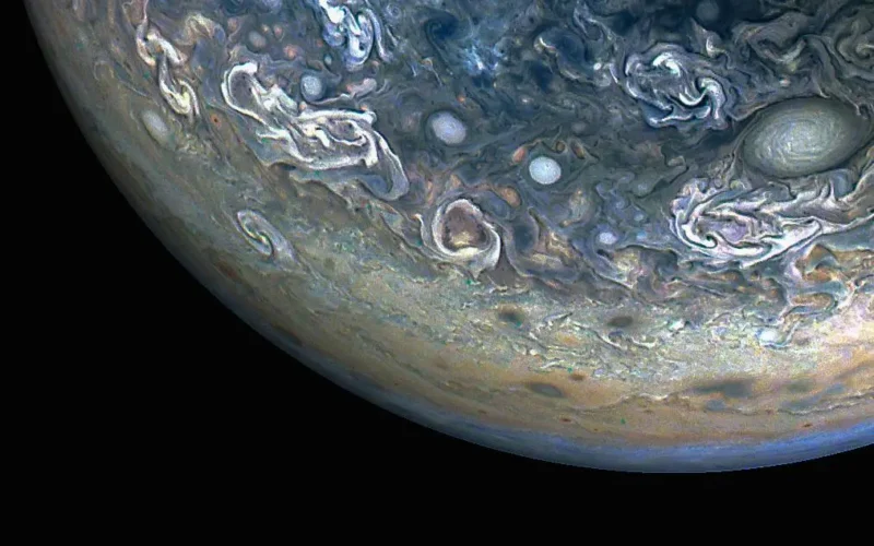 Espacio: Júpiter muestra sus tormentas más caóticas