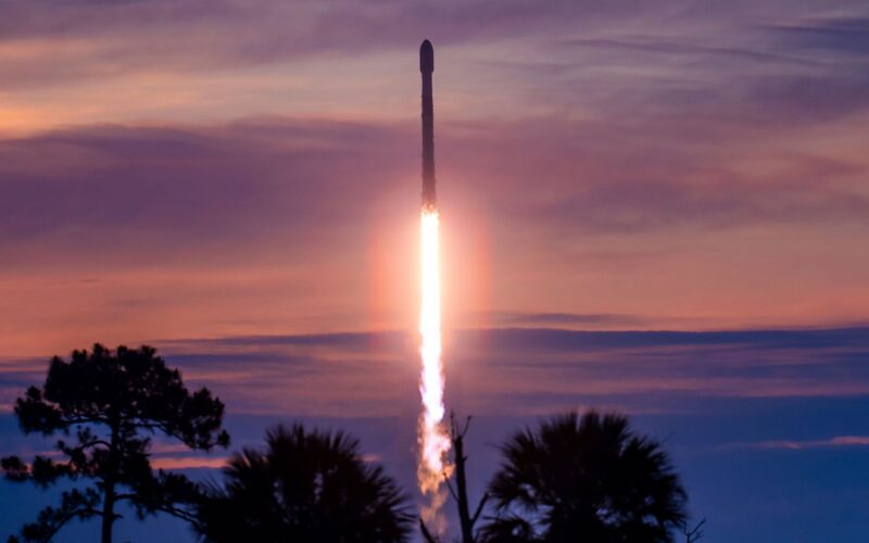 Espacio: Falcon 9 reutiliza un cohete por 35ª vez