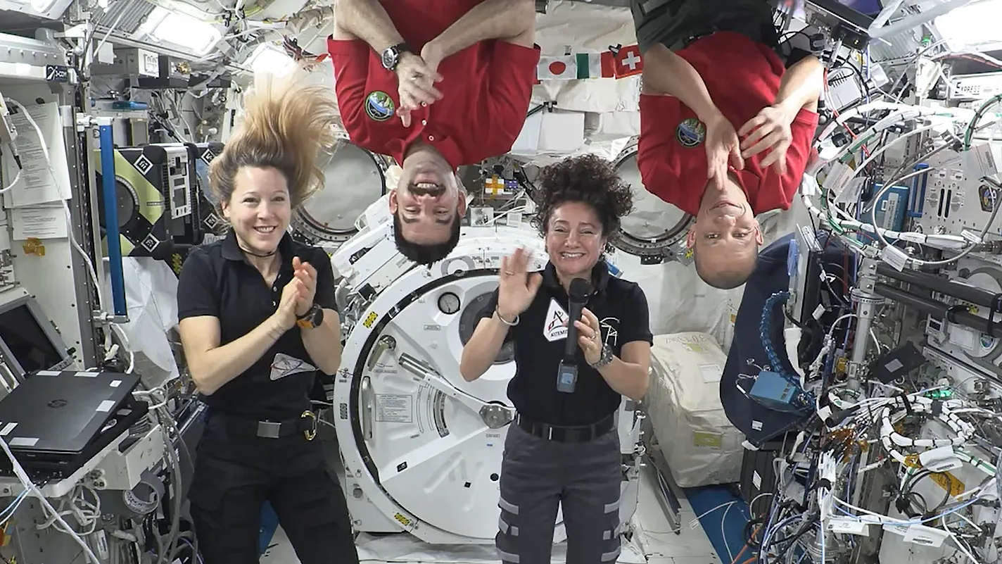 Espacio: La tripulación de la ISS estudia bacterias resistentes en órbita
