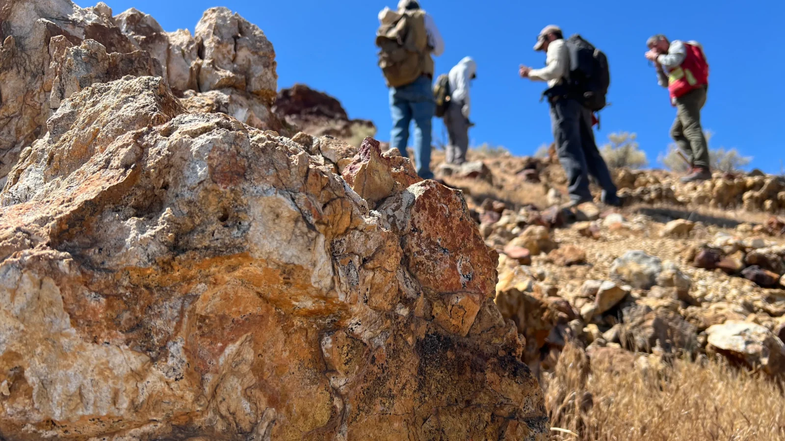 Tierra: Topacio como pista de cobre crítico
