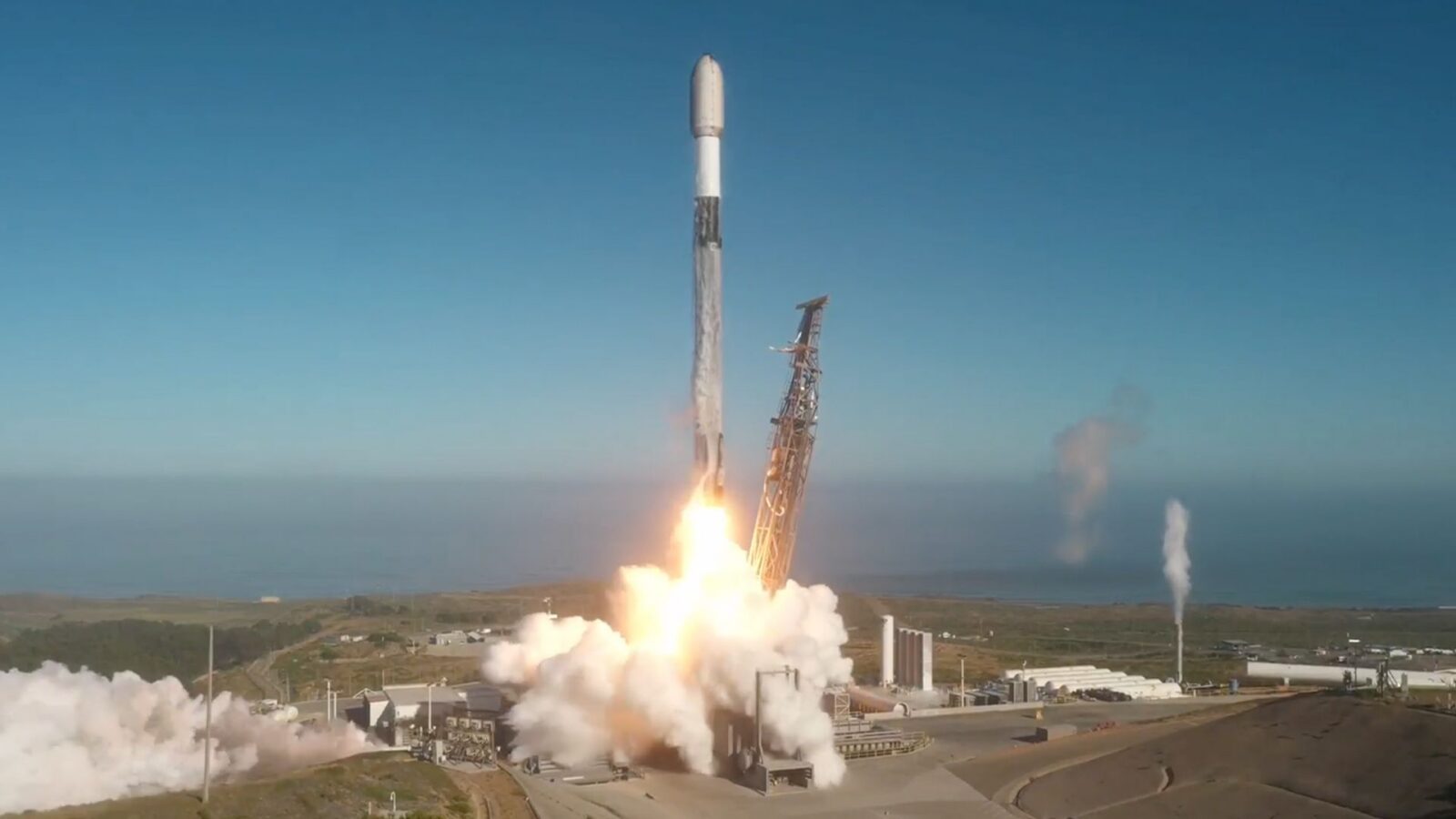 Espacio: SpaceX suma 24 Starlink desde California