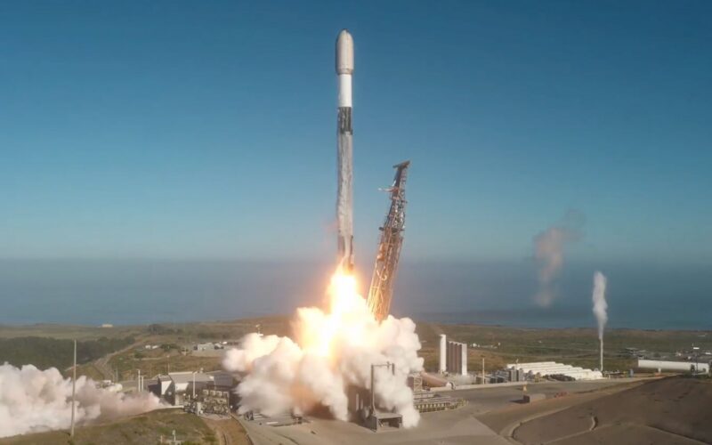 Espacio: SpaceX suma 24 Starlink desde California