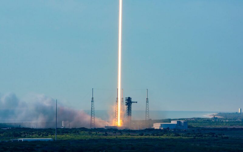 Espacio: SpaceX lanza 29 Starlink desde Florida