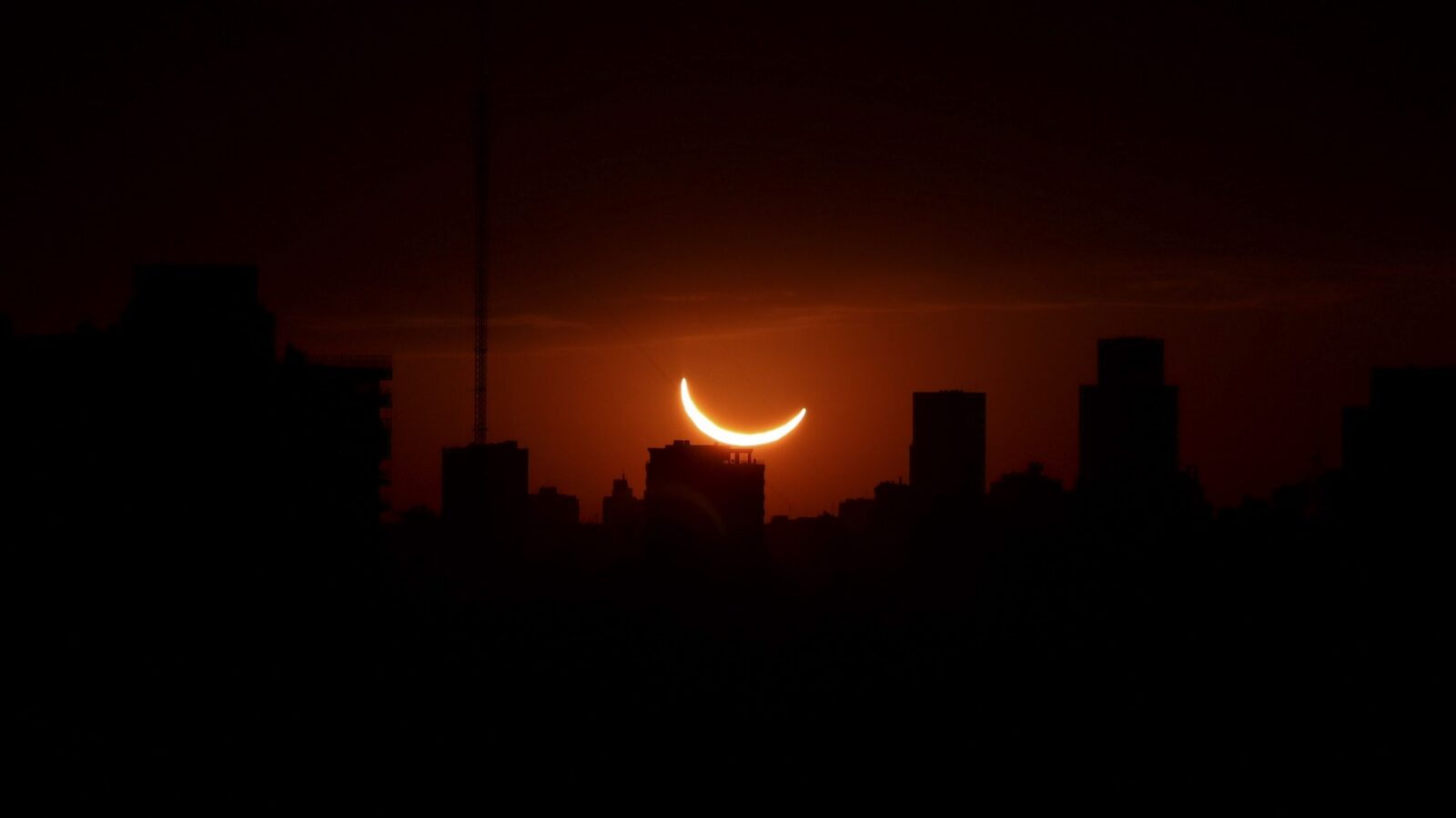 Astronomía: Eclipse solar al atardecer en 2026