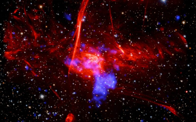 Astronomía: Restos de supernova junto al centro galáctico