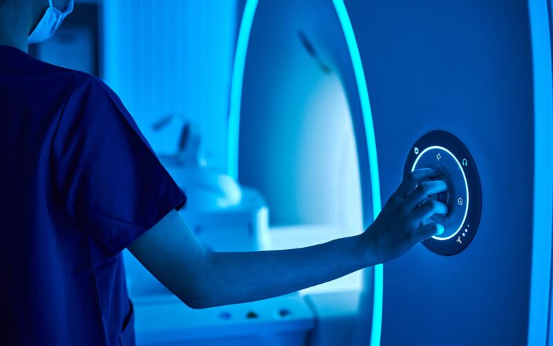 Neuro: Un cerebro pequeño apareció tras una debilidad en la pierna