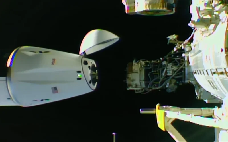 Espacio: Dragon vuelve con ciencia a la Tierra