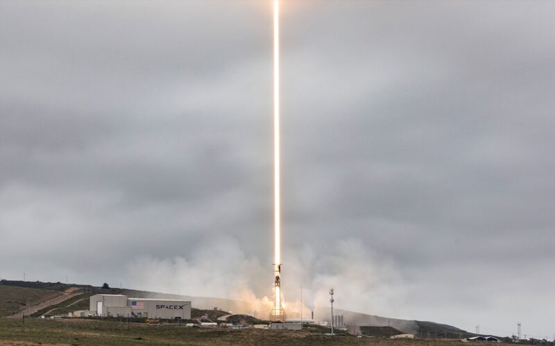 Espacio: Falcon 9 suma 24 Starlink desde California