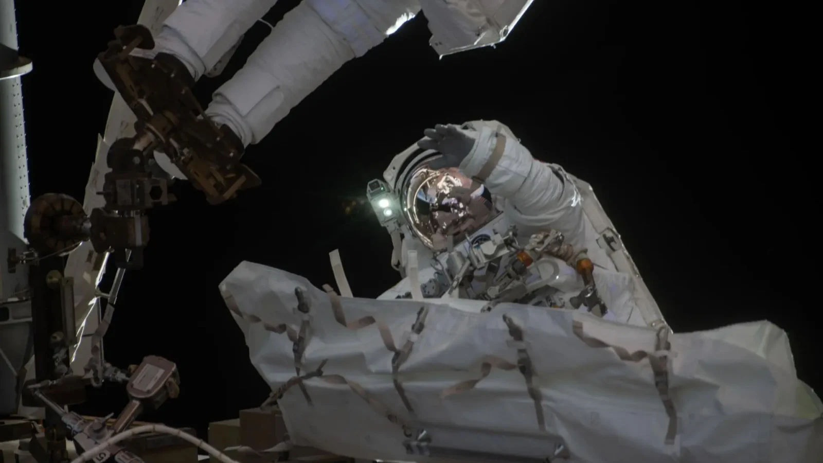 Espacio: NASA prepara caminata espacial 95