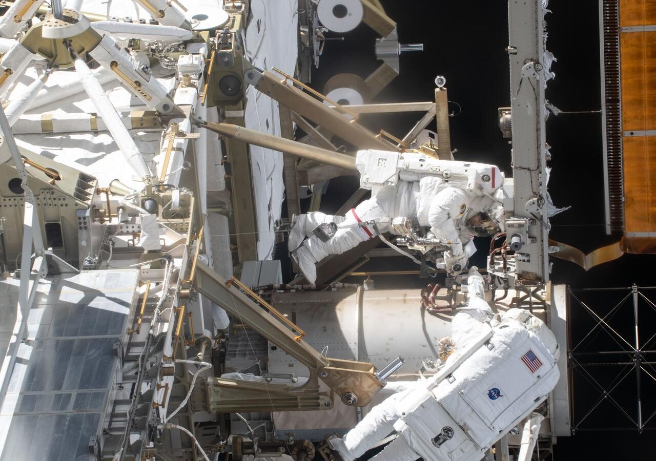 Espacio: NASA prepara una caminata para reparar Canadarm2