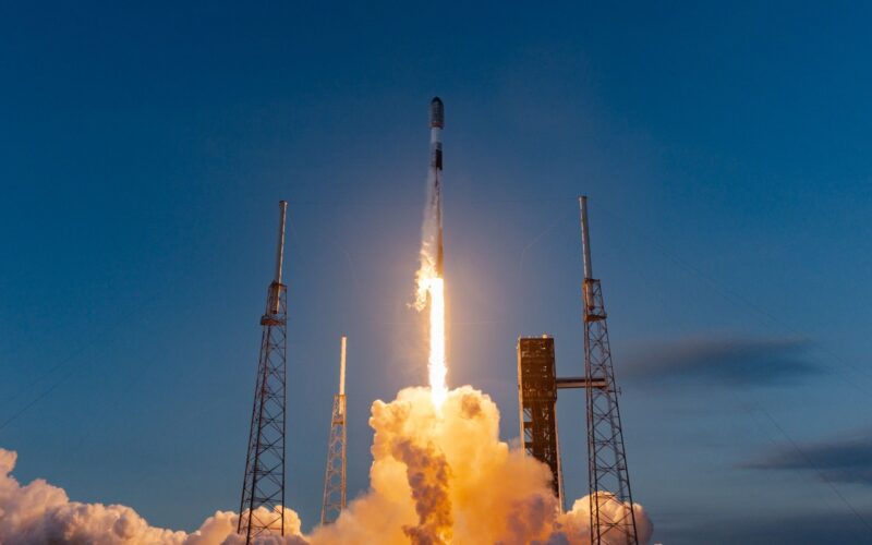 Espacio: SpaceX prueba su cápsula Starfall
