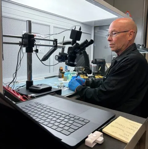 Ingeniería: Electricistas que sostienen las misiones de NASA