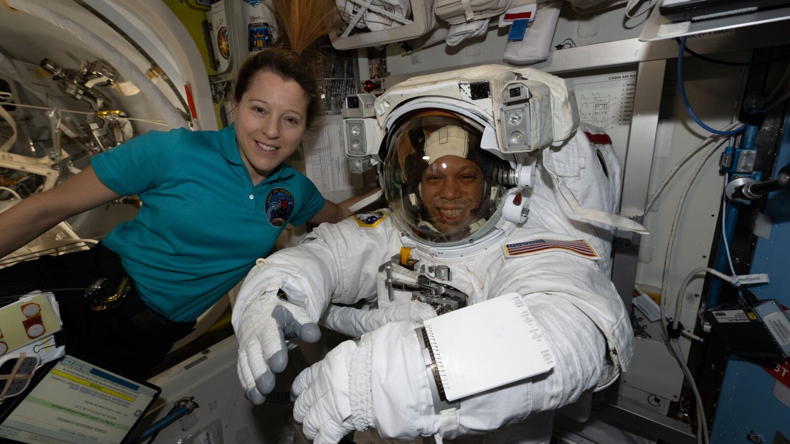Espacio: Preparan una caminata espacial para reparar Canadarm2
