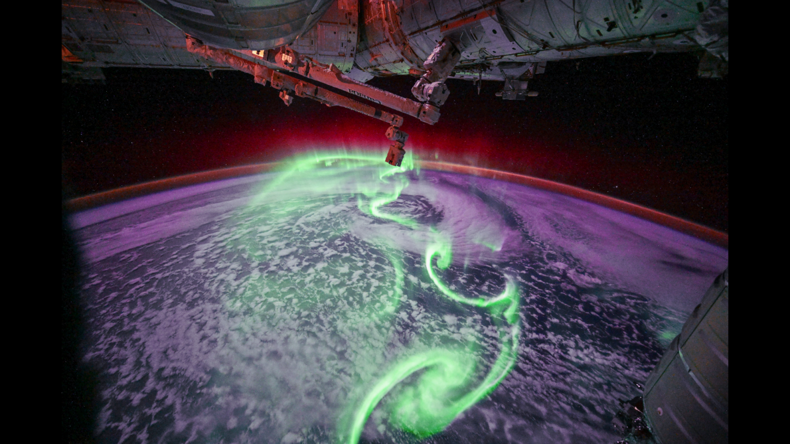 Espacio: Auroras verdes vistas desde la EEI