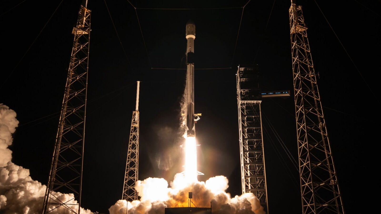 Espacio: SpaceX lanzará el satélite SXM-11 esta noche