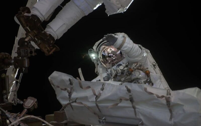 Espacio: Repararán el brazo robótico de la ISS