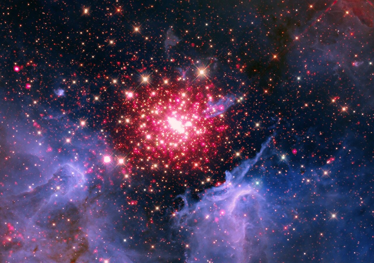 Espacio: Chandra muestra un universo rojo, blanco y azul